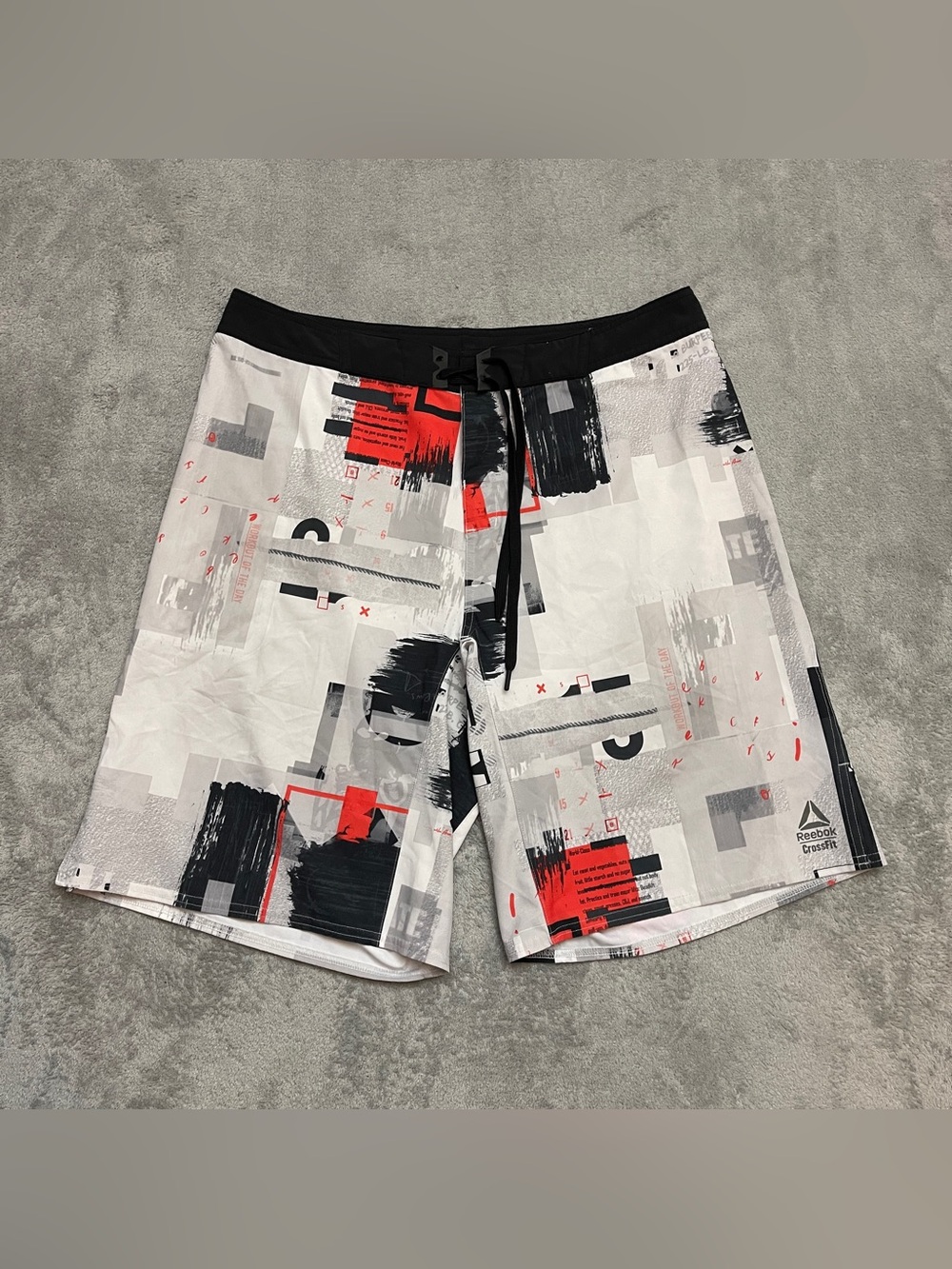 Reebook Crossfit Mens Shorts size 32 White All over Print Board Shorts